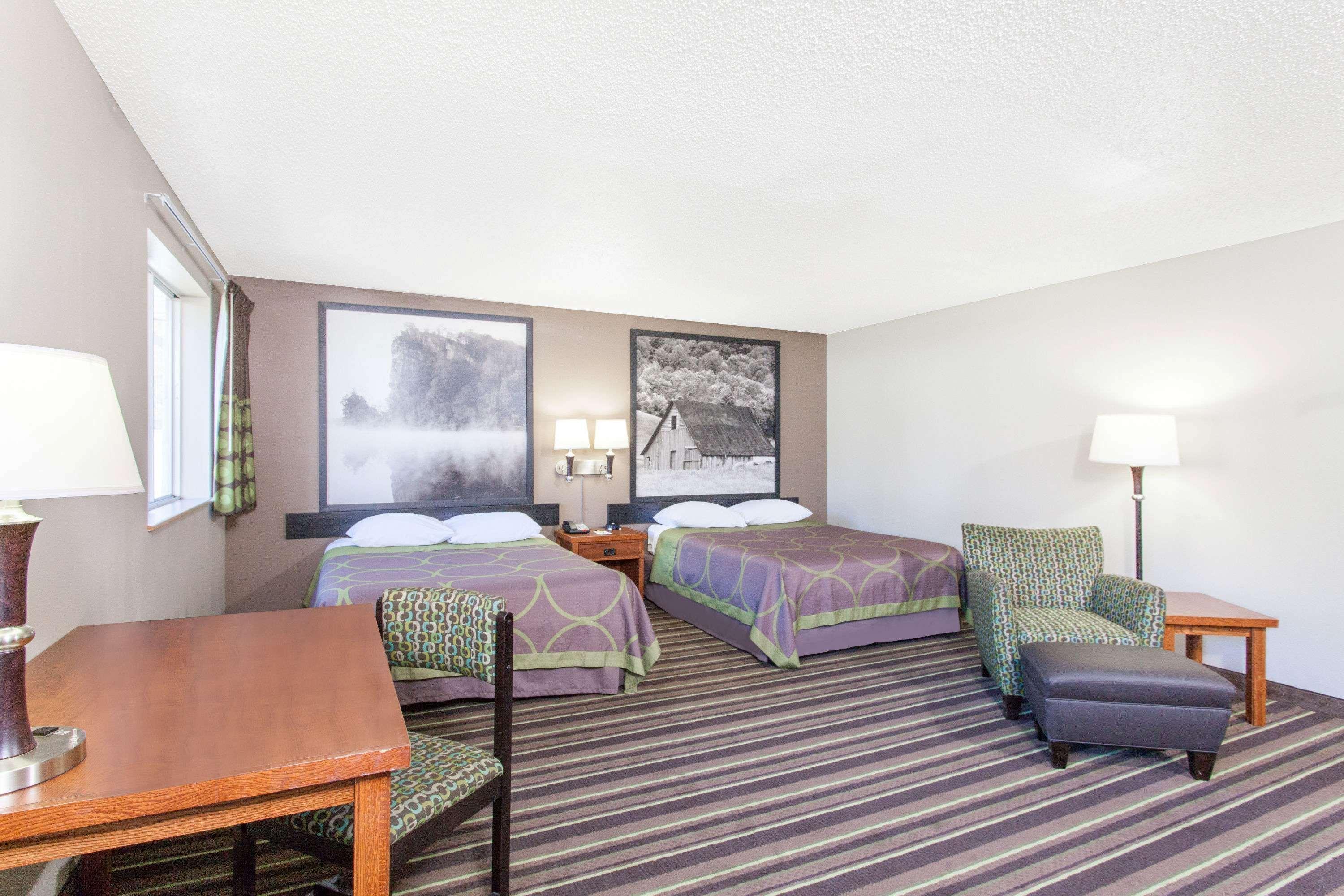 Hotel Super 8 By Wyndham Richlands/Claypool Hill Area à Pounding Mill Extérieur photo